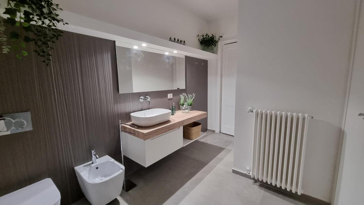 La Renaissance Apartment *